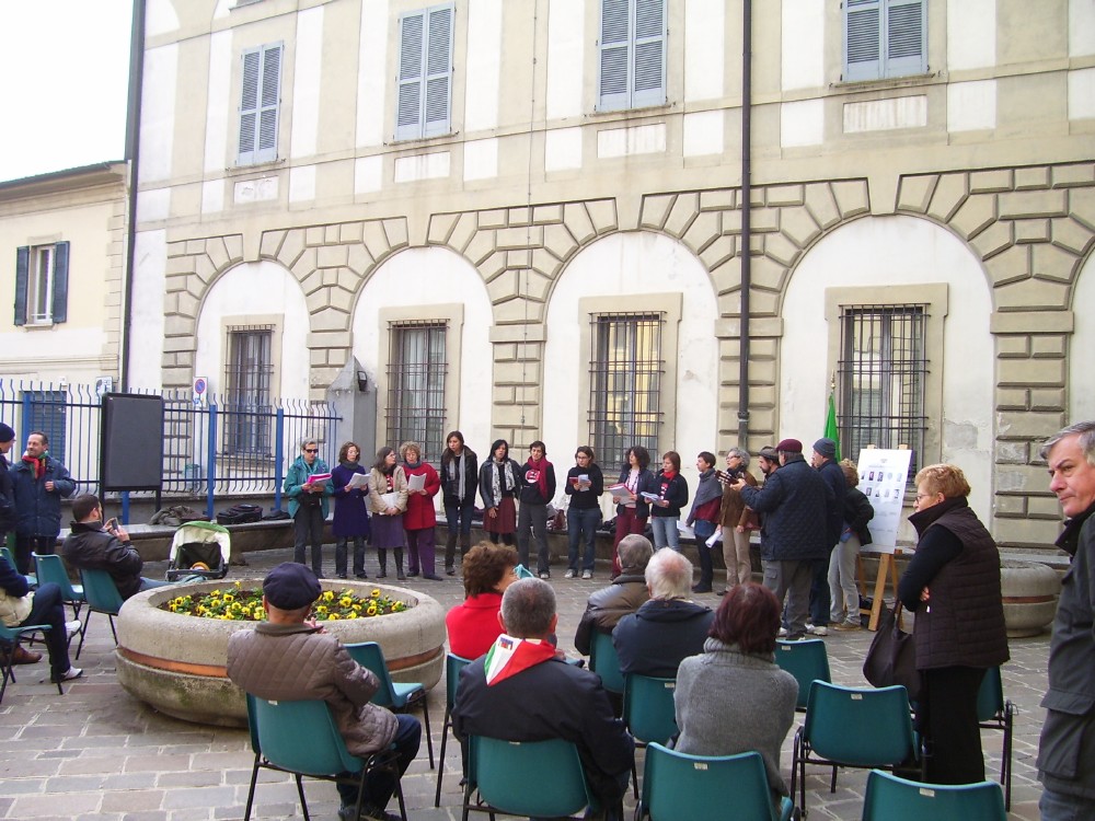 Foto momenti di dibattito e interventi