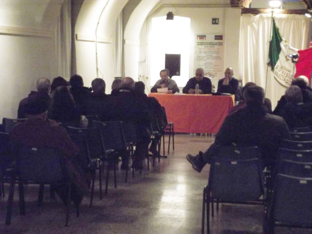 foto Momento del dibattito in sala