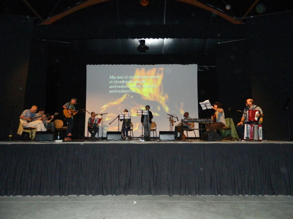Foto, spettacolo Cantando con lu Aquile Randagie