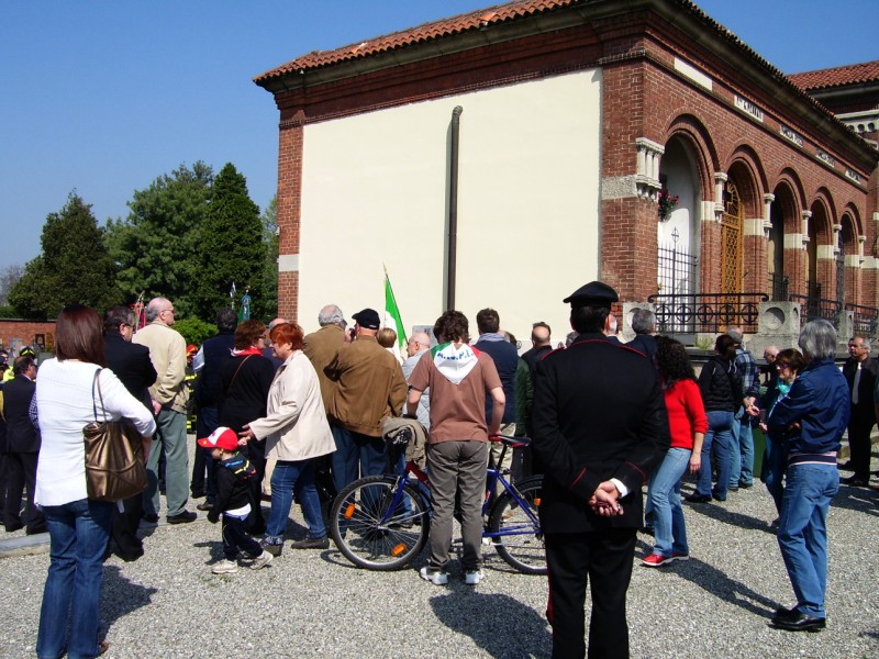 Foto cerimonia alle 7 lapidi