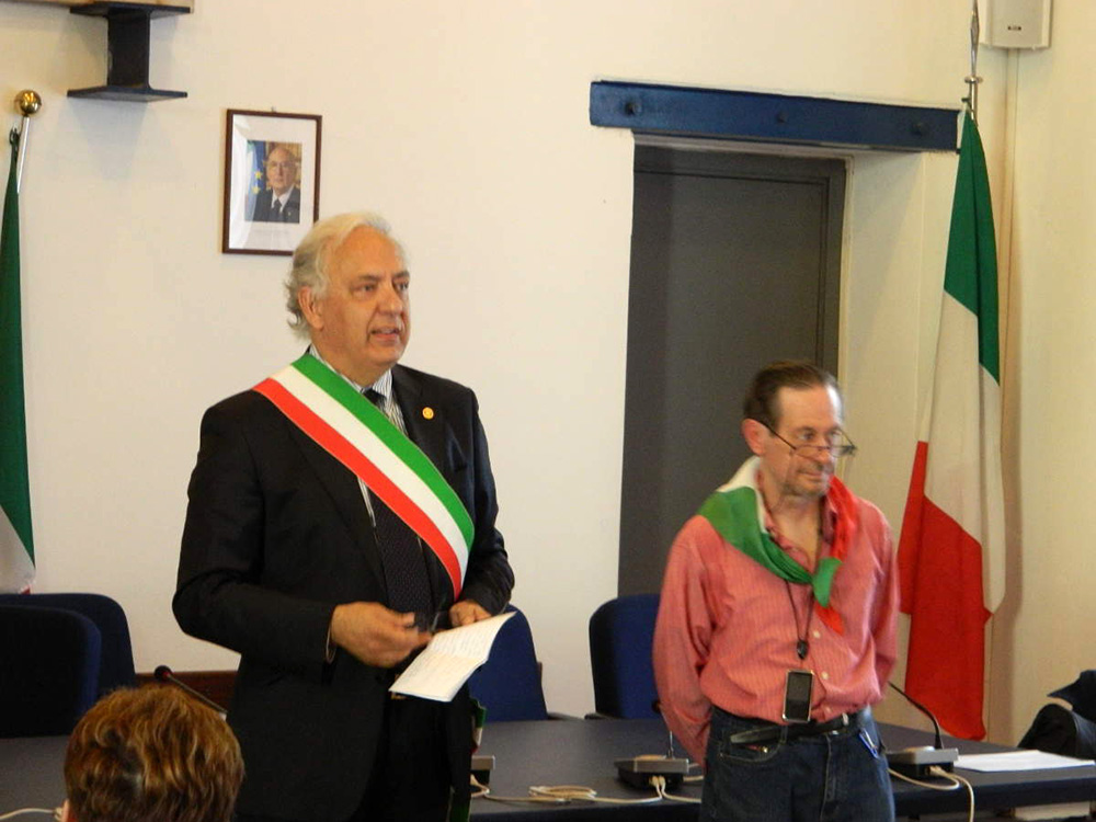 Foto conclusione della manifestazione in sala consigliare.