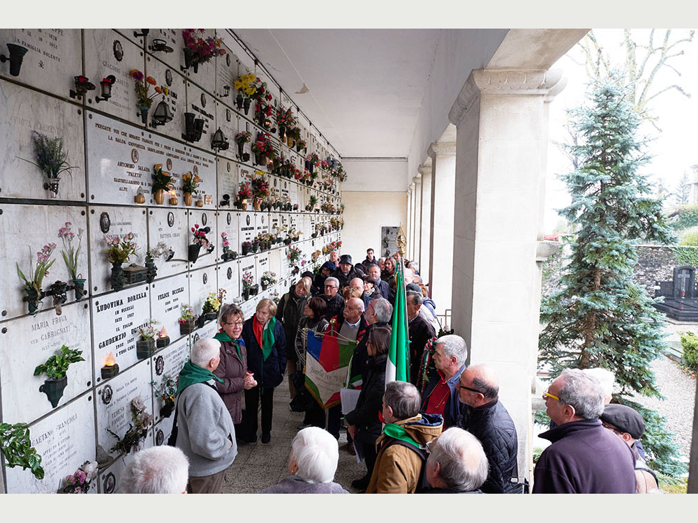 foto momenti della commemorazione al cimitero di Vignone