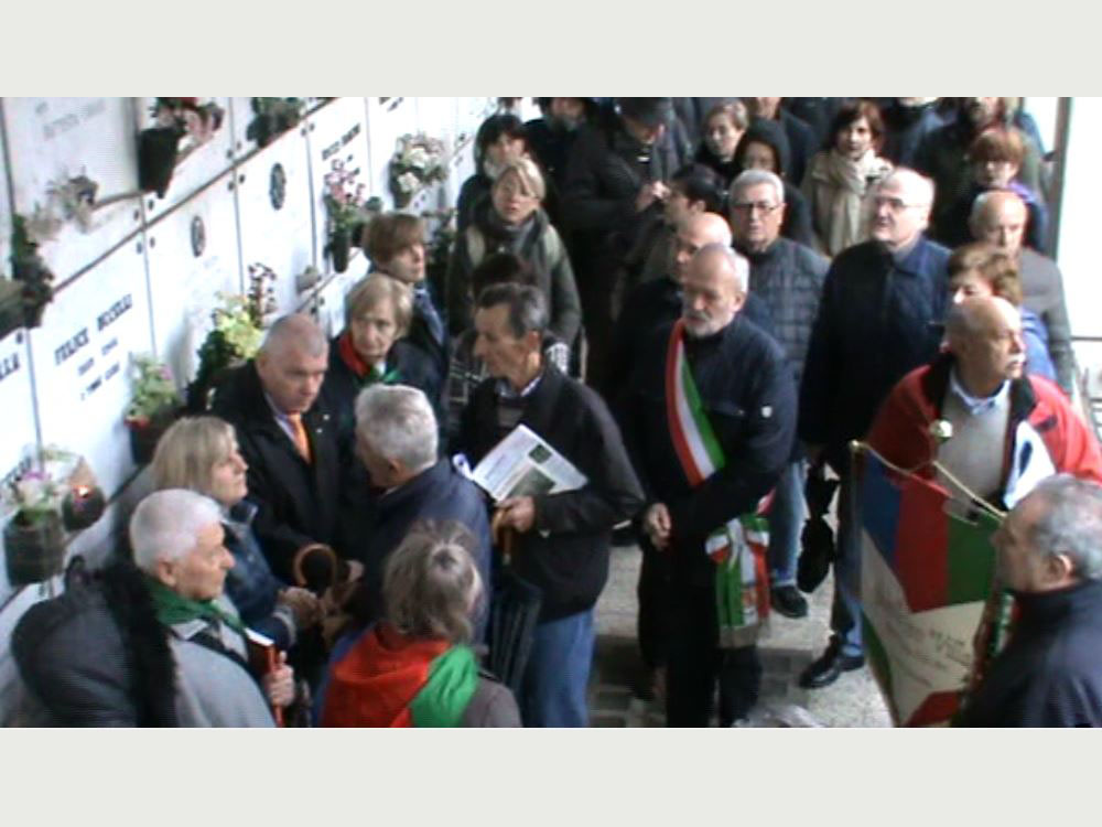 foto momenti della commemorazione al cimitero di Vignone