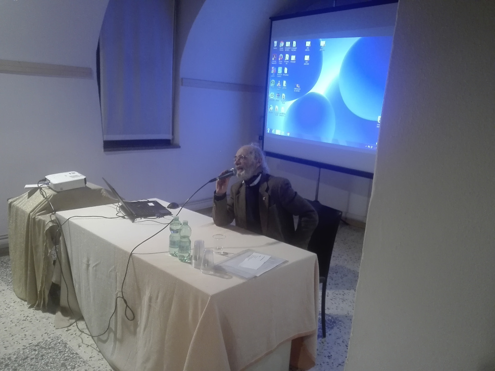 foto il relatore Valter Merazzi presidente del centro studi schiavi di hitler
